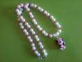 COLLANINA CON PERLE BIANCHE E ROSA CON PUPAZZETTO IN FIMO TOPOLINA